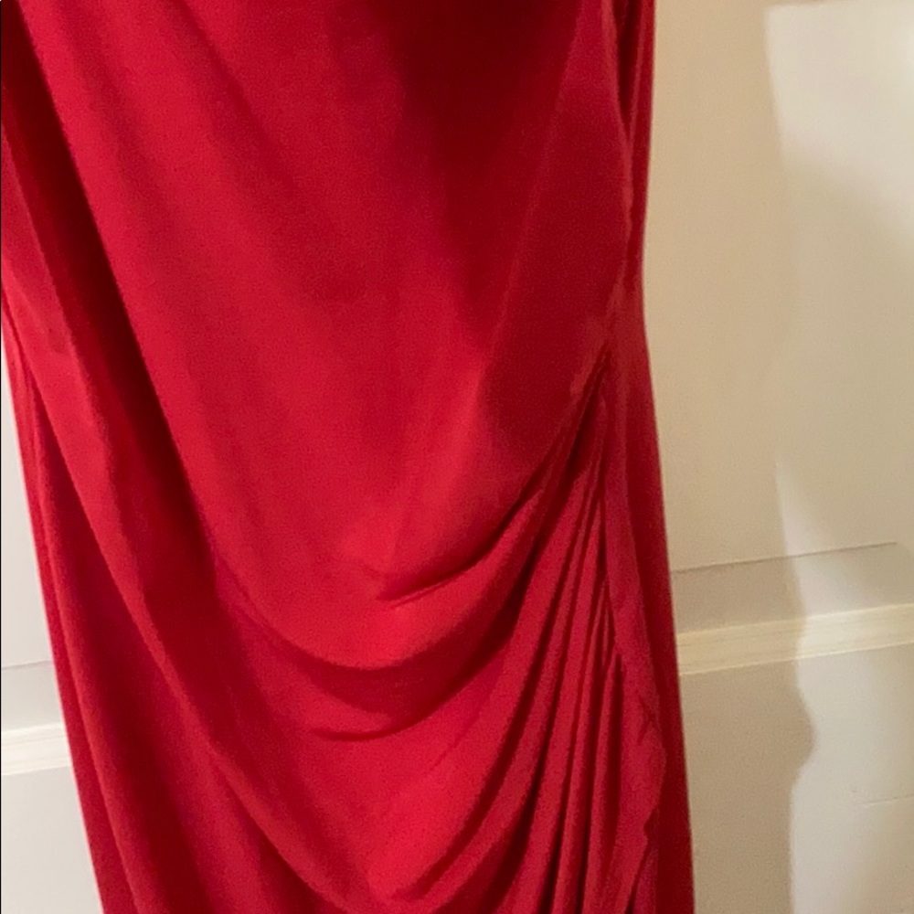 Red dress - Picture 3 of 3